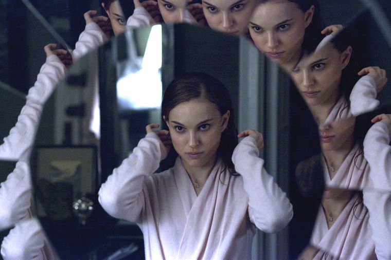 black_swan_cap2