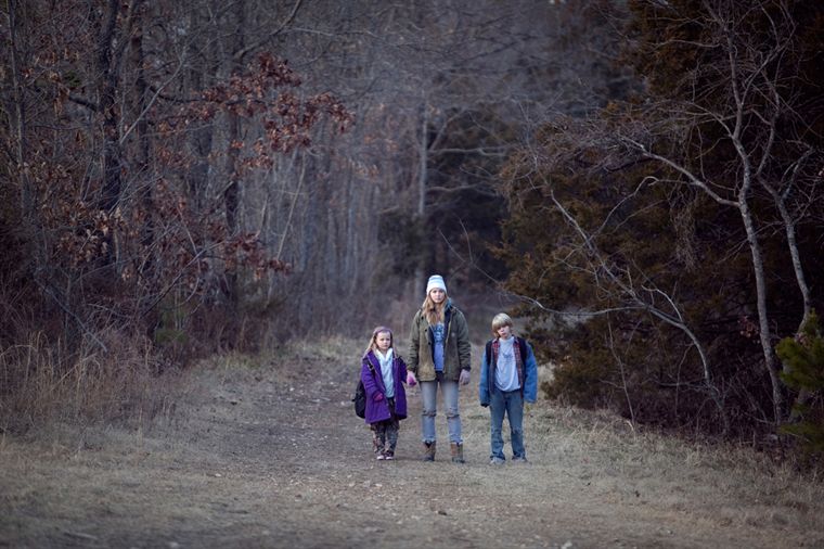 winters_bone_cap3