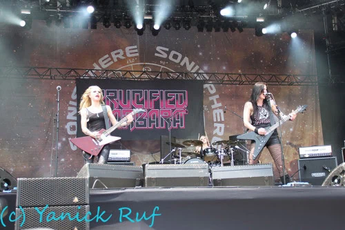 SONISPHERE 2013, premier compte rendu 4 Crucified barbara