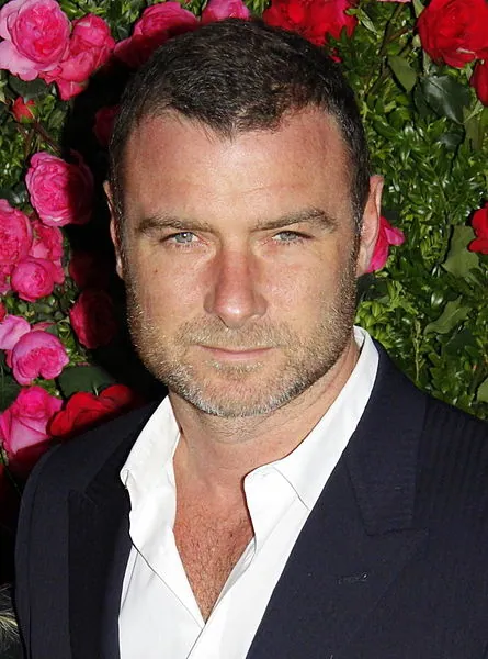 Liev Schreiber ou pas dans le rôle de Chris Benoît ?