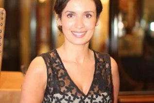 Interview de Amelle Chahbi pour le film Amour sur place ou à emporter