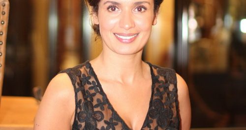 Interview de Amelle Chahbi pour le film Amour sur place ou à emporter