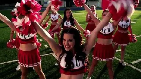 l'attaque de la pom-pom girl géante 02