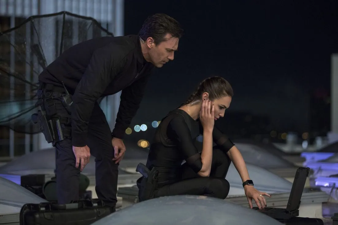 Trailer de Keeping Up With The Joneses avec Jon Hamm et Gal Gadot