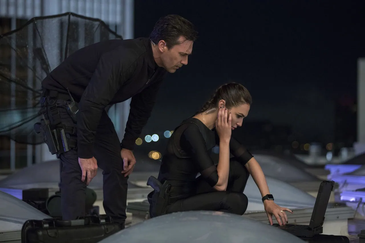 Trailer de Keeping Up With The Joneses avec Jon Hamm et Gal Gadot