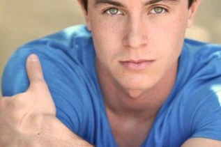 Ryan Kelley, 2ème invité de la convention The Full Moon Is Coming à Toulouse les 8 et 9 Juillet 2017 7 Ryan Kelley, 2ème invité de la convention The Full Moon Is Coming à Toulouse les 8 et 9 Juillet 2017