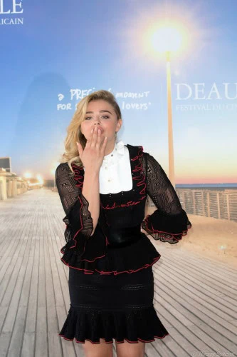 03-09-2016-11-chloe-grace-moretz