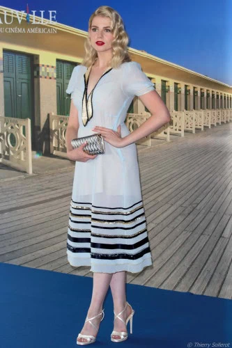 06-09-2016-3-lucy-boynton