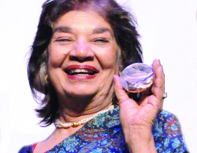 In Memoriam Aruna Vasudev, Mother of Asian Cinema (1936 – 2024) médaille d’honneur de la ville de Vesoul. 6 In Memoriam Aruna Vasudev, Mother of Asian Cinema (1936 – 2024) médaille d’honneur de la ville de Vesoul.