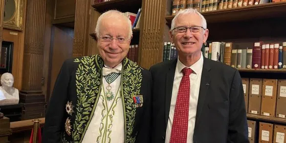 Jean-Marc Thérouanne, délégué général, directeur artistique et cofondateur du Festival International des Cinémas d’Asie de Vesoul, reçoit le prix culturel France-Taïwan 2024, à l’Institut de France, ce lundi 18 novembre 2024