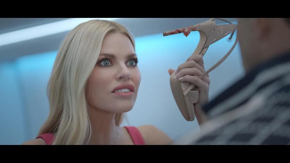 Trailer Zombie Plane : une comédie horrifique déjantée avec Chuck Norris 4 MV5BMTFkZjkwOGQtZDY2YS00NDg4LThkOGQtMDU1MTI3OWNmMWVkXkEyXkFqcGc@._V1_FMjpg_UX1000_