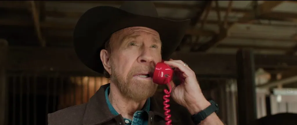 Trailer Zombie Plane : une comédie horrifique déjantée avec Chuck Norris 6 Trailer Zombie Plane : une comédie horrifique déjantée avec Chuck Norris