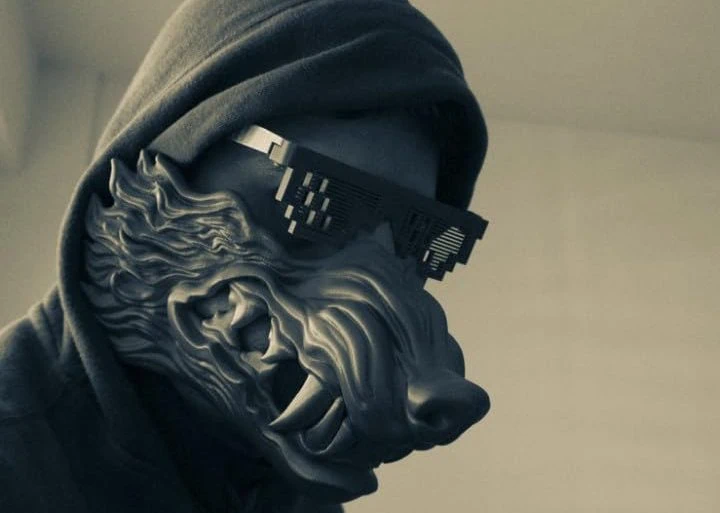 Trailer Muzzle: City of Wolves de John Stalberg Jr. 6 Trailer Muzzle: City of Wolves de John Stalberg Jr.