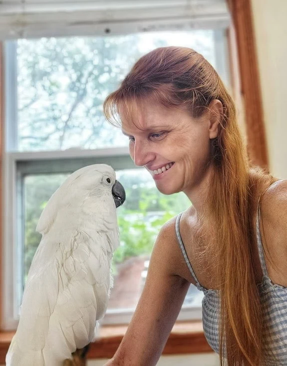 Interview Amy Herdy (Parrot Kindergarten) par Cinealliance : Secte et perroquet 6 Interview Amy Herdy (Parrot Kindergarten) par Cinealliance : Secte et perroquet