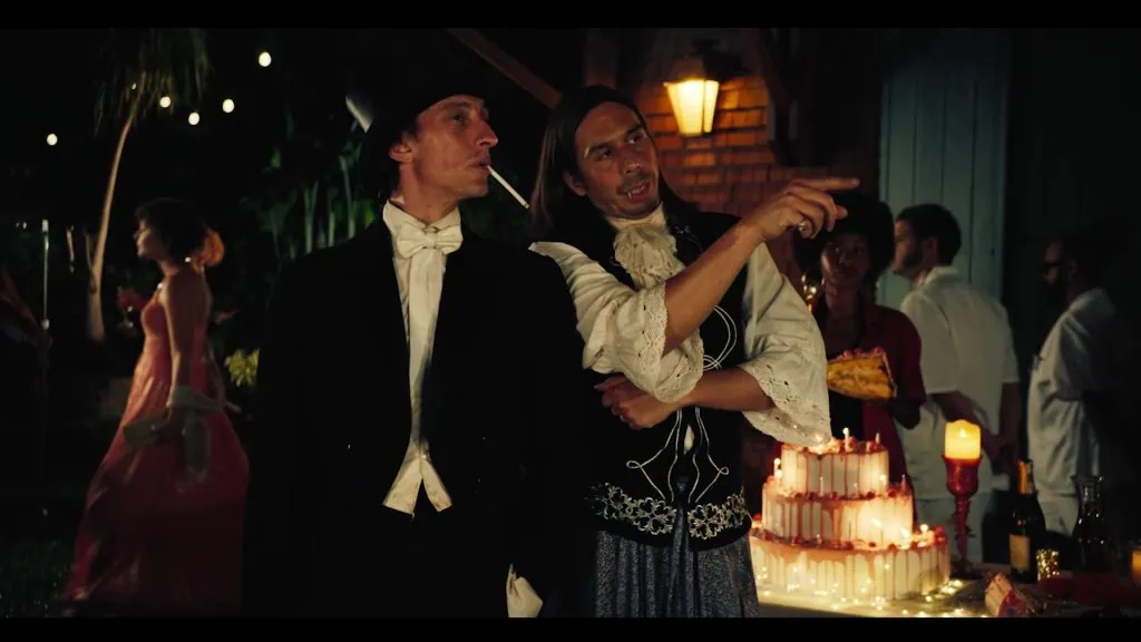 VADE RETRO : Antonin Peretjatko revisite le mythe du vampire avec humour 3 VADE RETRO : Antonin Peretjatko revisite le mythe du vampire avec humour