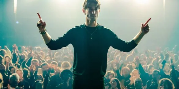 Gourou Piierre Niney