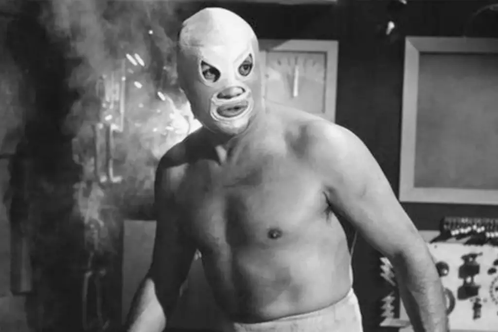 Critique de Blue Demon contre le pouvoir satanique 2 Critique de Blue Demon contre le pouvoir satanique