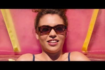 Bande annonce de The Deb : une comédie musicale australienne sur la quête de soi 8 Bande annonce de The Deb : une comédie musicale australienne sur la quête de soi