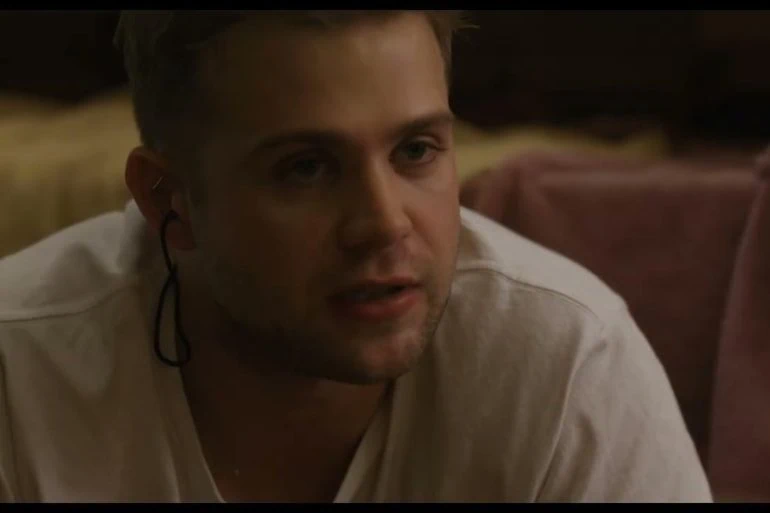 Bande-annonce Tuner : Leo Woodall accordeur de pianos et perceur de coffres-forts 15 Bande-annonce Tuner : Leo Woodall accordeur de pianos et perceur de coffres-forts