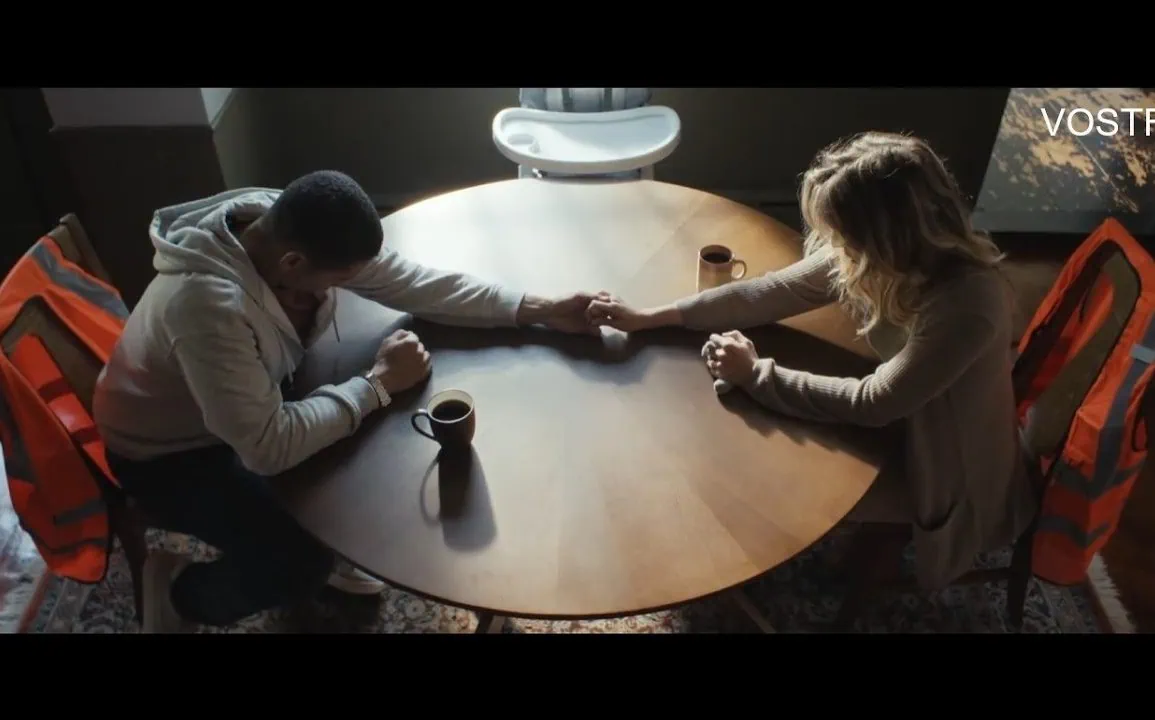 Bande annonce Imposters 2026 : thriller sci-fi avec Jessica Rothe à SXSW 1 Bande annonce Imposters 2026 : thriller sci-fi avec Jessica Rothe à SXSW