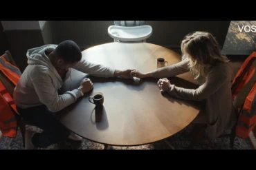 Bande annonce Imposters 2026 : thriller sci-fi avec Jessica Rothe à SXSW 16 Bande annonce Imposters 2026 : thriller sci-fi avec Jessica Rothe à SXSW