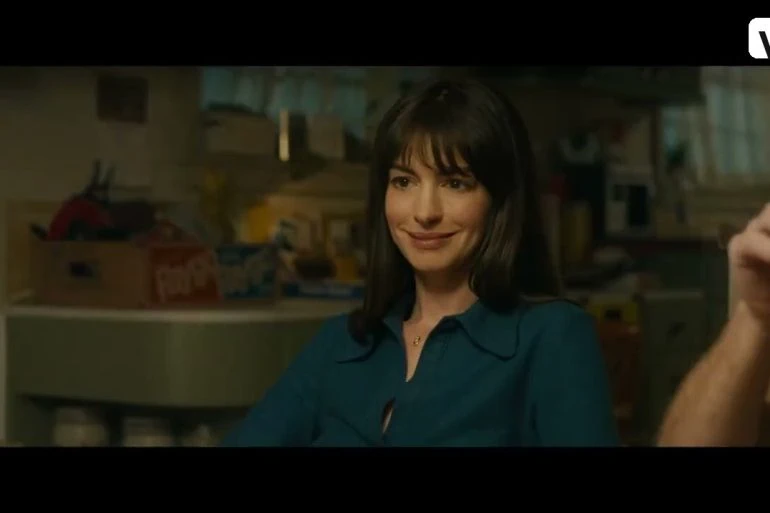 Bande-annonce de La Fin d’Oak Street : un thriller SF avec Anne Hathaway et Ewan McGregor 9 Bande-annonce de La Fin d’Oak Street : un thriller SF avec Anne Hathaway et Ewan McGregor