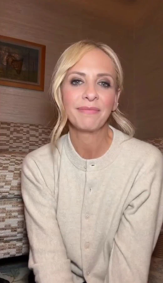 Buffy New Sunnydale annulée par Hulu : Sarah Michelle Gellar confirme la mauvaise nouvelle 4 Sarah Michelle Gellar annonce annulation Buffy New Sunnydale vidéo Instagram mars 2026