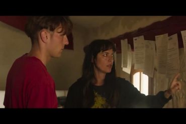 Bande-annonce de Sauvons les meubles : un drame familial 8 Bande-annonce de Sauvons les meubles : un drame familial