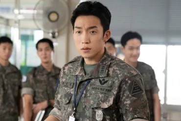 Bande-annonce de La Légende du Soldat Cuisinier : une comédie militaire gourmande avec Park Ji-hoon 10 Bande-annonce de La Légende du Soldat Cuisinier : une comédie militaire gourmande avec Park Ji-hoon