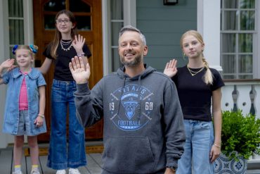 Bande-annonce de The Breadwinner : Nate Bargatze en père débordé 1 Bande-annonce de The Breadwinner : Nate Bargatze en père débordé