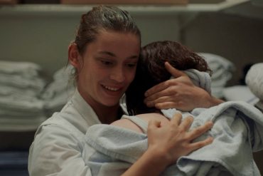 Bande-annonce Au bord du monde : le quotidien d'une infirmière en psychiatrie 1 Bande-annonce Au bord du monde : le quotidien d'une infirmière en psychiatrie