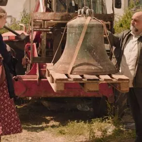 Bande-annonce de About A Bell : une comédie engagée sur le sauvetage d'une cloche