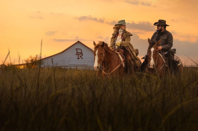 Nouvelle Bande-annonce Dutton Ranch : Beth et Rip conquièrent le Texas 9 Nouvelle Bande-annonce Dutton Ranch : Beth et Rip conquièrent le Texas