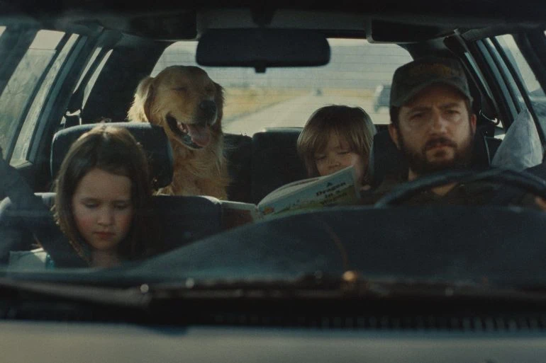 Bande-annonce de Sur la route d'Omaha : un road movie familial sous tension 12 Bande-annonce de Sur la route d'Omaha : un road movie familial sous tension