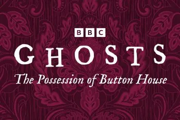 Bande annonce de Ghosts: The Possession of Button House : la sitcom culte passe au long métrage 2 Miniature de la bande-annonce du film Ghosts: The Possession of Button House