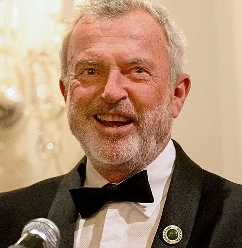 Sam Neill est mort à 78 ans : l’Alan Grant de Jurassic Park s’en va 9 Sam Neill est mort à 78 ans : l’Alan Grant de Jurassic Park s’en va