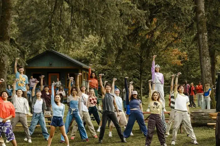 Bande annonce de Camp Rock 3 : le retour de Connect 3 au camp musical culte 3 Miniature de la bande-annonce du film Camp Rock 3