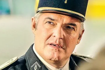 Bande-annonce de Les Gendarmes : la comédie de brigade annoncée pour août 2026 14 Miniature de la bande-annonce du film Les gendarmes