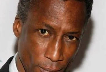 Michael Wright est mort : l’acteur de V et Oz avait 70 ans 2 Michael Wright est mort : l’acteur de V et Oz avait 70 ans
