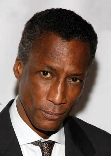 Michael Wright est mort : l’acteur de V et Oz avait 70 ans 15 Michael Wright est mort : l’acteur de V et Oz avait 70 ans