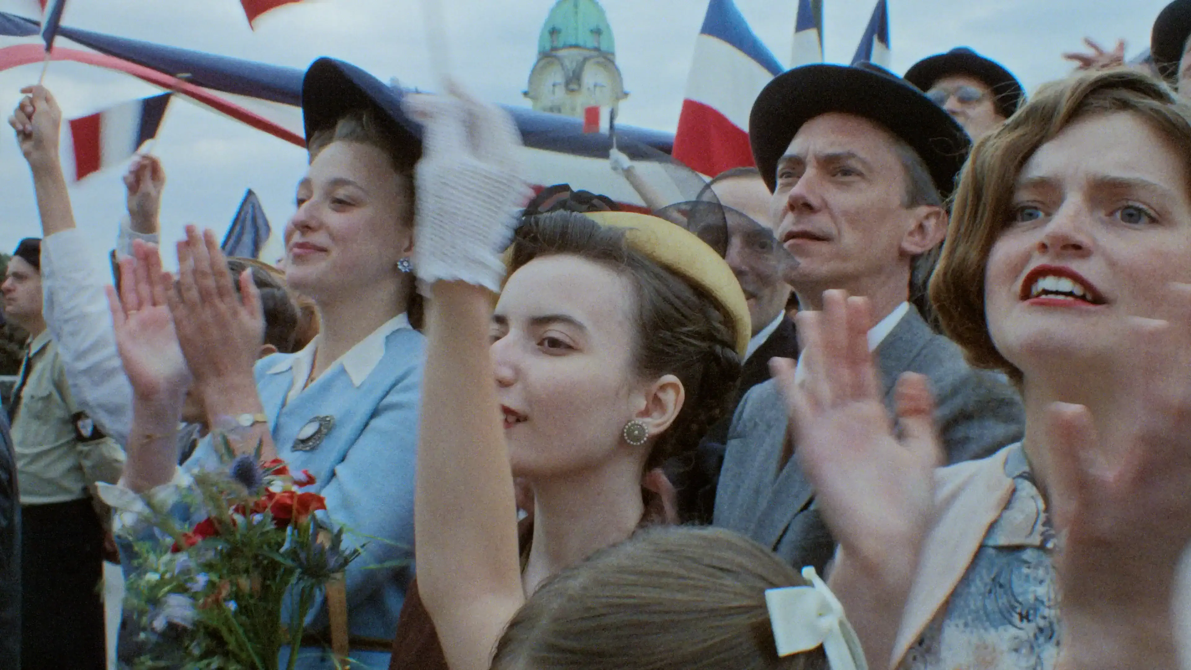 Bande annonce de Notre salut : Emmanuel Marre face à Vichy 3 Miniature de la bande-annonce du film Notre salut