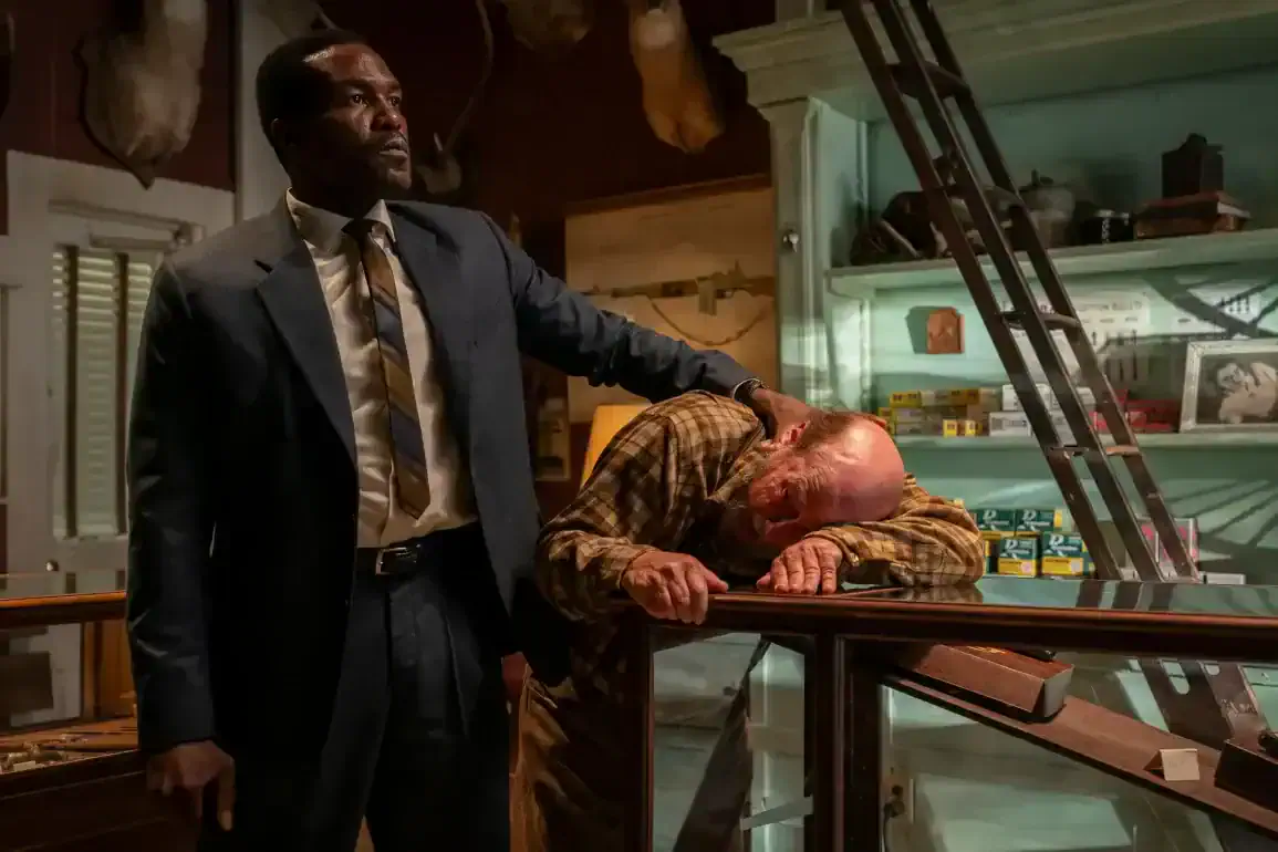 Bande annonce de By Any Means : Yahya Abdul-Mateen II et Mark Wahlberg dans un thriller 1 Miniature de la bande-annonce du film By Any Means