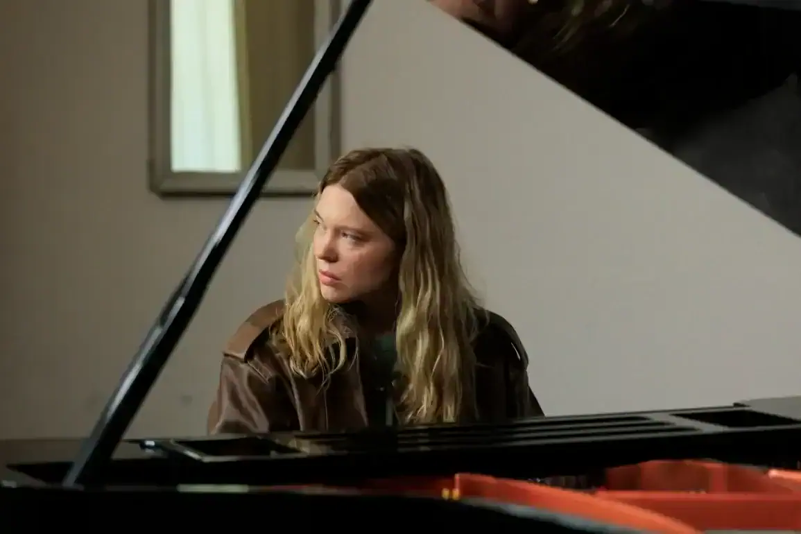 Gentle Monster avec Léa Seydoux et Catherine Deneuve 1 Miniature de la bande-annonce du film Gentle Monster