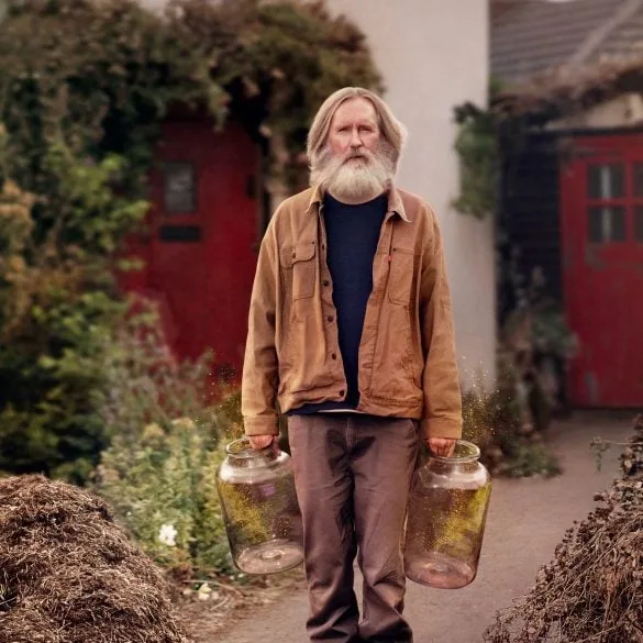 Bande annonce de Small Prophets : la nouvelle comédie  de Mackenzie Crook
