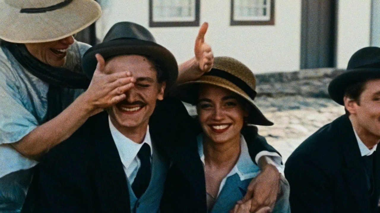 Bande-annonce de L’Âge d’Or : Jeanne Lavaur au fil du XXe siècle 5 Scu00e8ne du film L'u00c2ge d'Or