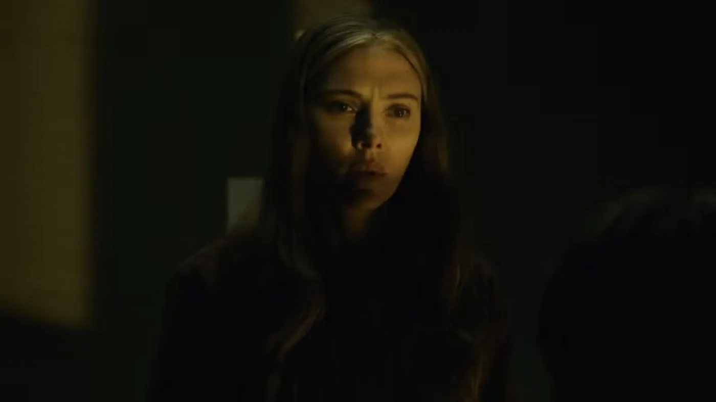 Teaser de The Exorcist: Martyrs (2027) : Mike Flanagan revisite la franchise avec Scarlett Johansson 2 Teaser de The Exorcist: Martyrs (2027) : Mike Flanagan revisite la franchise avec Scarlett Johansson