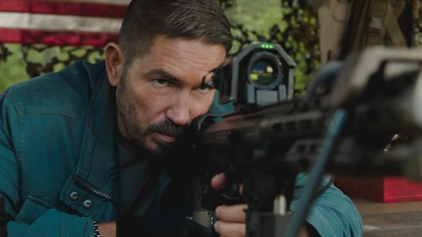 Nouvelle Bande-annonce de Ghost Soldier : Jim Caviezel défend son village 2 Nouvelle Bande-annonce de Ghost Soldier : Jim Caviezel défend son village