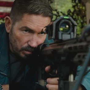 Nouvelle Bande-annonce de Ghost Soldier : Jim Caviezel défend son village